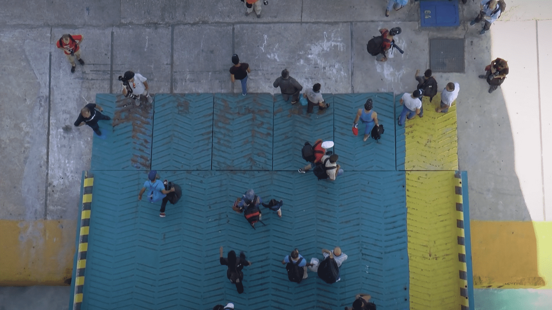 Notes On Displacement foto